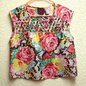 SUPER FLORAL dressy crop top